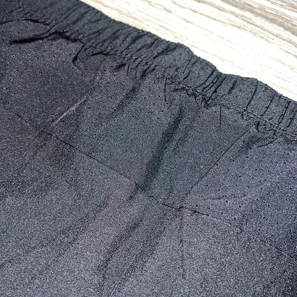 Asics workout shorts. Size L. NWT - Picture 3 of 4